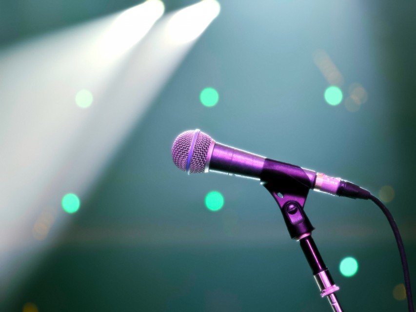 大規模な講演会や社外イベントなら、運営の信頼性と格式を重視